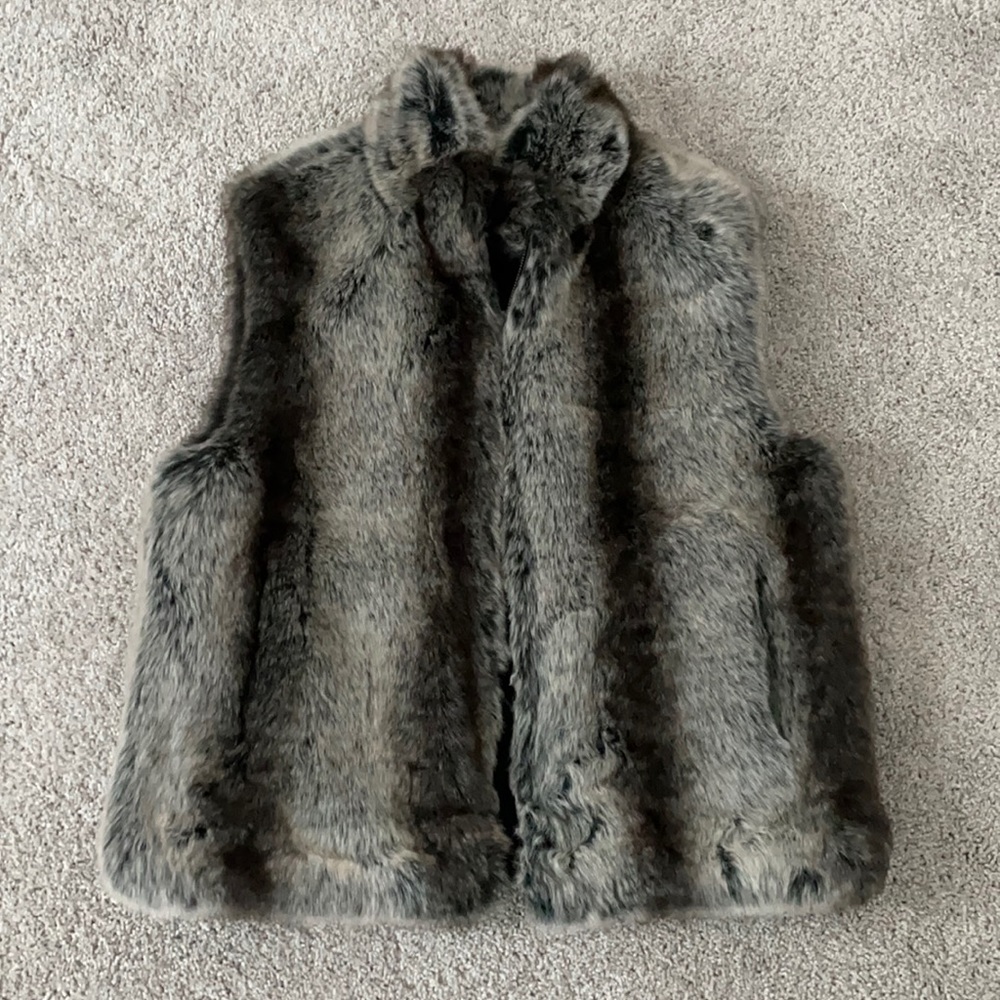 **REVERSIBLE** Faux Fur Vest, women’s size medium